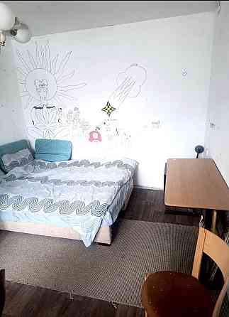 Pārdod gaišu 1 istabas dzīvokli Pļavnieku rajonā, Saharova ielā 5. Māja aprīkota ar liftu.... Рига