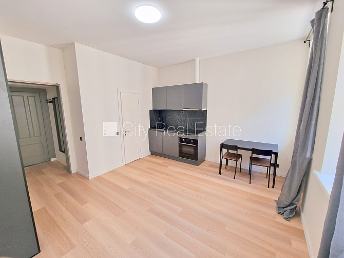 Fasādes māja, viena kvadrātmetra apsaimniekošanas maksa mēnesī  0,38 EUR, ieeja no ielas, Rīga - foto 4