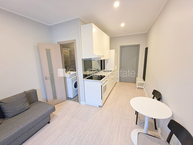 Fasādes māja, renovēta māja, slēgts pagalms, ieeja no ielas, kāpņu telpa pēc kapitālā Rīga - foto 17