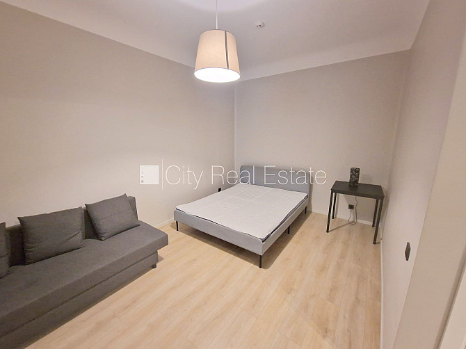 Fasādes māja, renovēta māja, slēgta teritorija, ieeja no ielas, ir lifts, kāpņu telpa pēc Rīga - foto 16