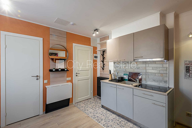 Fasādes māja, renovēta māja, slēgta teritorija, ieeja no ielas, ir lifts, kāpņu telpa pēc Rīga - foto 7