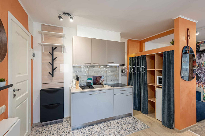 Fasādes māja, renovēta māja, slēgta teritorija, ieeja no ielas, ir lifts, kāpņu telpa pēc Rīga - foto 8