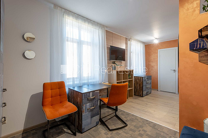 Fasādes māja, renovēta māja, slēgta teritorija, ieeja no ielas, ir lifts, kāpņu telpa pēc Rīga - foto 1