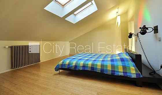 Дом во дворе, благоустроенная озеленённая территория, бесплатная стоянка во Рига