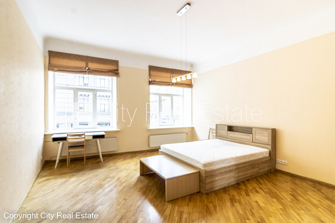 Дом во дворе, благоустроенная озеленённая территория, бесплатная стоянка во Рига - изображение 8