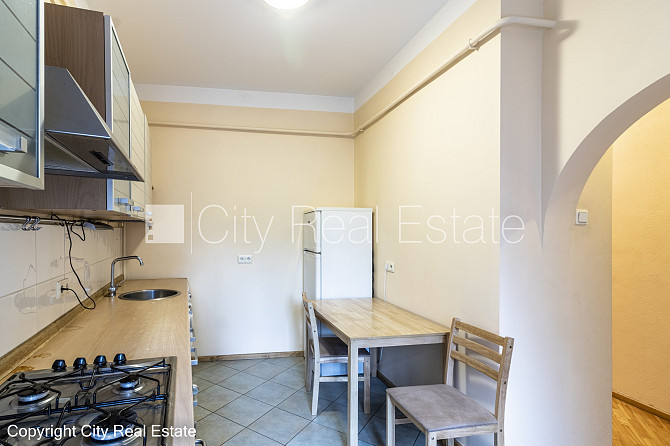 Дом во дворе, благоустроенная озеленённая территория, бесплатная стоянка во Рига - изображение 17