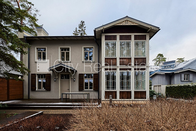 Privātmāja, labiekārtota apzaļumota teritorija, bruģēts piebraucamais ceļš, iežogota Jūrmala - foto 1
