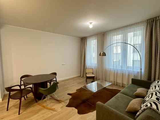 Сдается в аренду светлая, солнечная, уютная 2-комнатная квартира в тихом центре Rīga