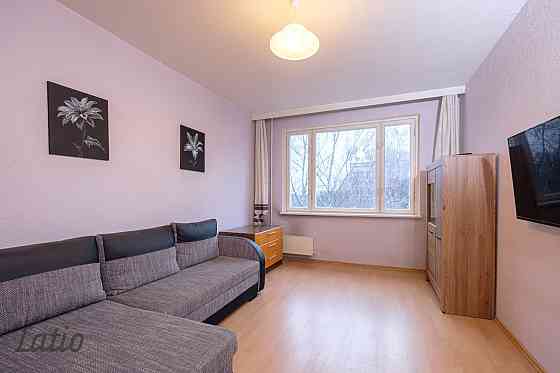Izīrē ilgtermiņā mājīgu un vienkāršu trīs istabu dzivokli loti labā atrašanās vietā Kauguros.
Dzīvok Юрмала