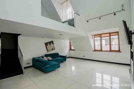 Сдается 4-комнатная квартира в Старой Риге, напротив отеля Hilton. Отдельная кухня, Rīga