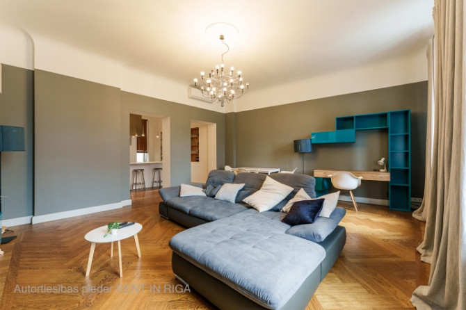 Furnished 2-room apartment in a renovated building at Brīvības Street 46. Entrance and windows face  Рига - изображение 3