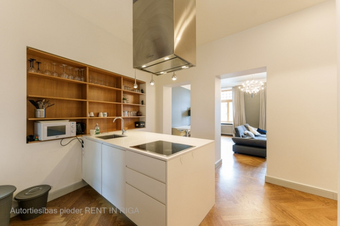 Furnished 2-room apartment in a renovated building at Brīvības Street 46. Entrance and windows face  Рига - изображение 7