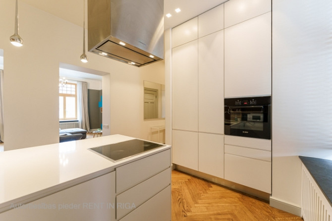 Furnished 2-room apartment in a renovated building at Brīvības Street 46. Entrance and windows face  Рига - изображение 8