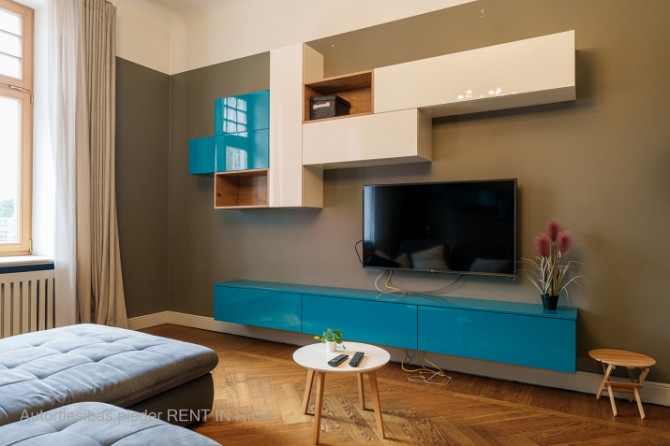 Furnished 2-room apartment in a renovated building at Brīvības Street 46. Entrance and windows face  Рига - изображение 5