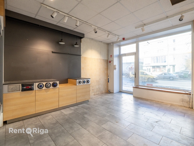 Kompaktas komerctelpas aktīvā lokācijā!  +Telpas atrodas blakus sabiedriskā transporta Rīga - foto 3