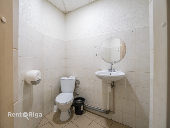 Kompaktas komerctelpas aktīvā lokācijā!  +Telpas atrodas blakus sabiedriskā transporta Rīga - foto 6