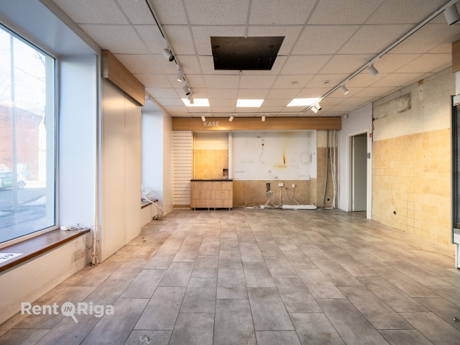 Kompaktas komerctelpas aktīvā lokācijā!  +Telpas atrodas blakus sabiedriskā transporta Rīga - foto 2