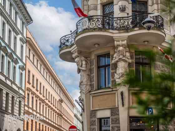 Продаётся один из архитектурно выдающихся объектов недвижимости в самом центре Рига