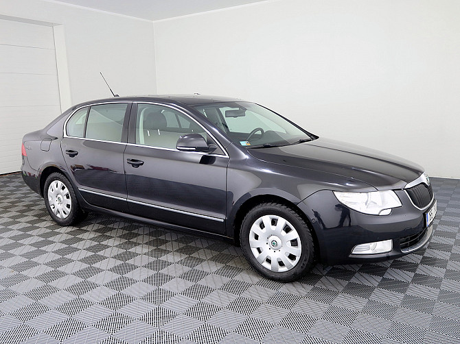 Skoda Superb Highline ATM 2.0 TDI 103kW Tallina - foto 1