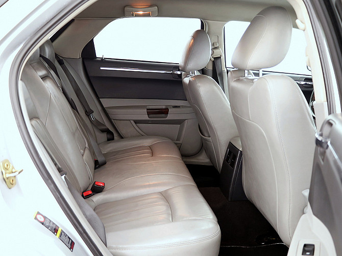 Chrysler 300 C Limited ATM 3.0 CRD 160kW Tallina - foto 7