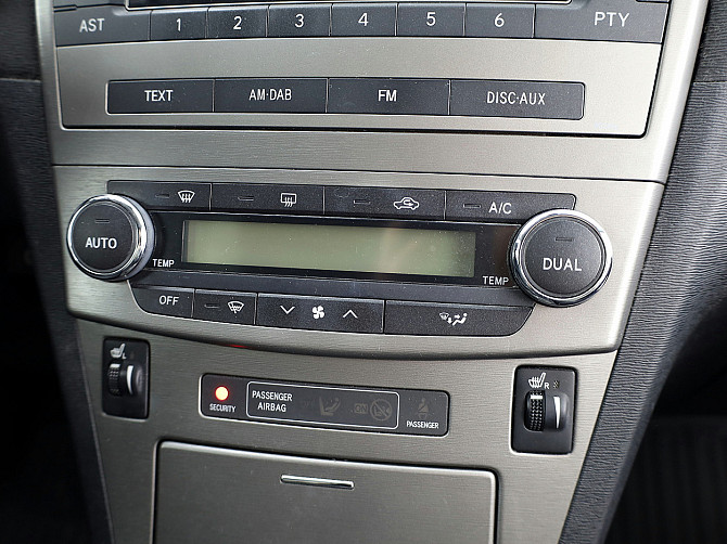 Toyota Avensis Linea Sol ATM 1.8 108kW Tallina - foto 8