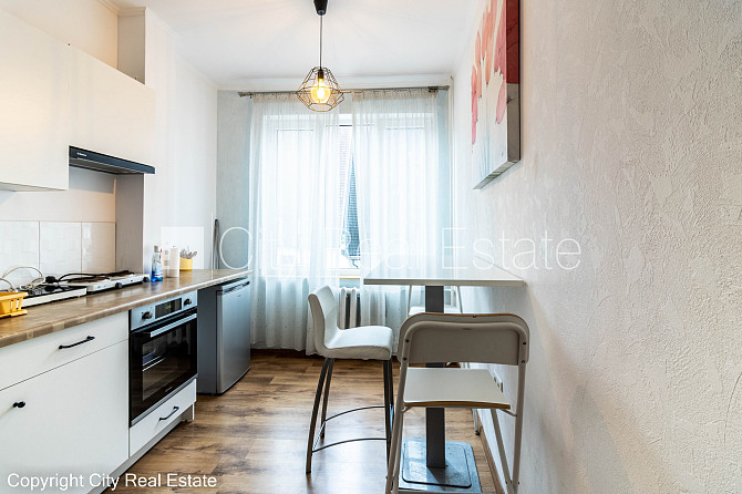 Fasādes māja, renovēta māja, ķieģeļu mūra sienas, kāpņu telpa pēc kosmētiskā remonta, Rīga - foto 11