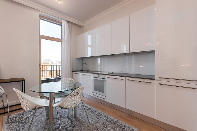 Ja vēlaties izbaudīt privātmājas priekšrocības - klusums, dārznieka sakopta teritorija, Rīga - foto 8