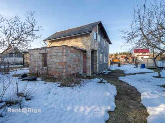 В поселке Стипниеку-даржи выставлен на продажу перспективный объект Olaine