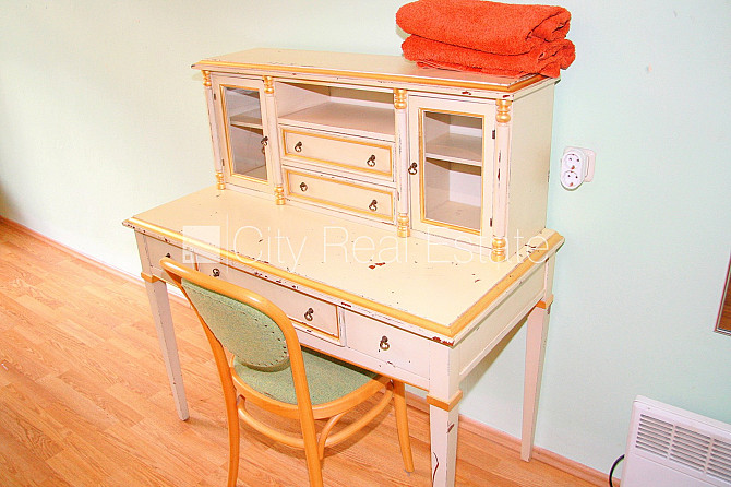 Дом во дворе, закрытый двор, вход со двора, во дворе детская игровая площадка, Рига - изображение 18