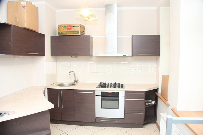 Здание во дворе, реновированный дом, благоустроенный озеленённый двор, закрытый Рига - изображение 19