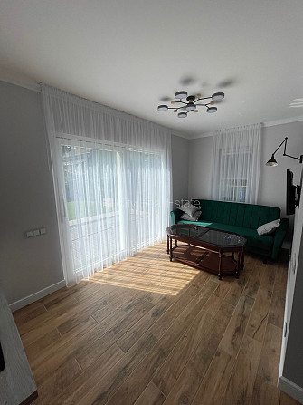 Реновированный дом, благоустроенный озеленённый двор, место для машины, терасса, Юрмала - изображение 17