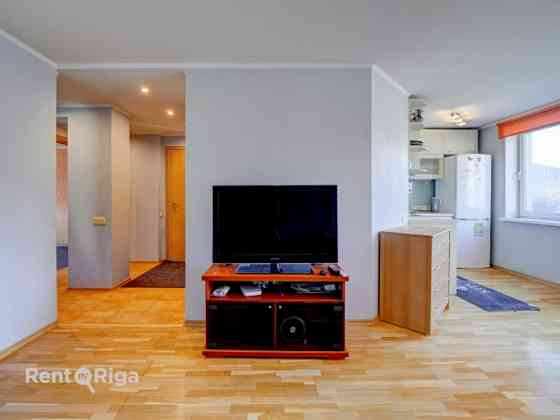 Сдаётся 3комнатная квартира!  Планировку квартиры составляет кухня, совмещённая Рига