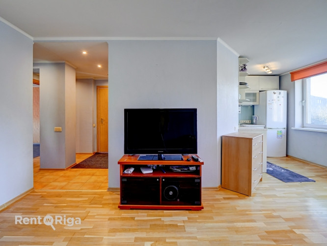 Сдаётся 3комнатная квартира!  Планировку квартиры составляет кухня, совмещённая Рига - изображение 2