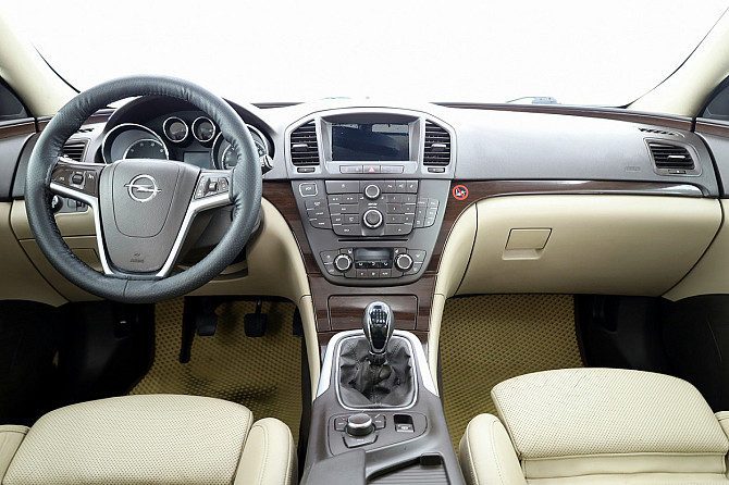 Opel Insignia Sports Tourer Cosmo 2.0 CDTi 118kW Таллин - изображение 5