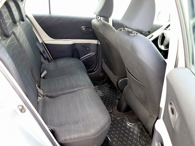 Toyota Yaris Linea Sol 1.4 D-4D 66kW Таллин - изображение 7