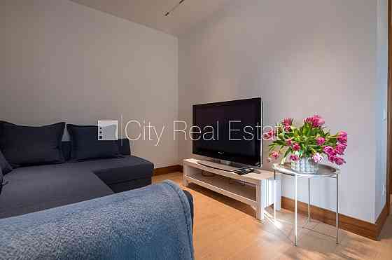 Земля в собственности, кирпичные стены, благоустроенная озеленённая территория, Jūrmala