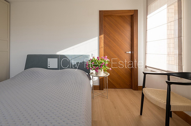 Zeme īpašumā, ķieģeļu mūra sienas, labiekārtota apzaļumota teritorija, vieta Jūrmala - foto 16