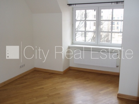 Фасадный дом, реновированный дом, вход с улицы, лифт, лестничная клетка после Рига - изображение 9