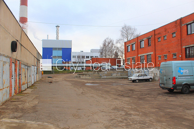 Fasādes māja, slēgts pagalms, iežogota teritorija, vieta vairākām automašīnām, beletāža, Rīga - foto 10