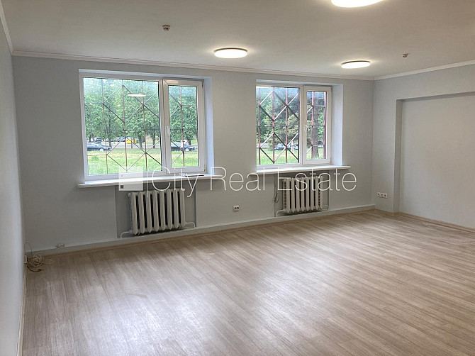 Fasādes māja, slēgts pagalms, iežogota teritorija, vieta vairākām automašīnām, beletāža, Rīga - foto 3