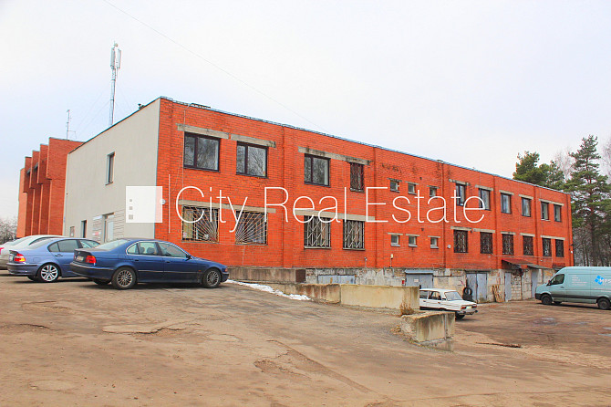 Fasādes māja, slēgts pagalms, iežogota teritorija, vieta vairākām automašīnām, beletāža, Rīga - foto 12