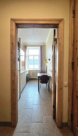 Фасадный дом, закрытый двор, возможность аренды парковки, вход со двора, окна Рига - изображение 15