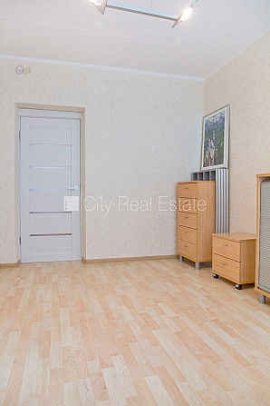 Fasādes māja, renovēta māja, labiekārtota apzaļumota teritorija, ieeja no ielas un pagalma, Rīga - foto 12