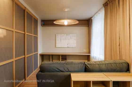 Moderns 2 istabu dzīvoklis  Pilnībā mēbelēts dzīvoklis A. Čaka ielā, pie Ziedoņdārza, piedāvā komfor Рига