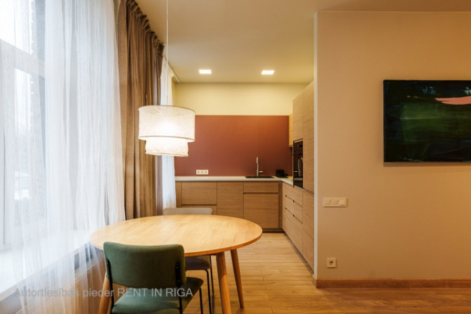 Moderns 2 istabu dzīvoklis  Pilnībā mēbelēts dzīvoklis A. Čaka ielā, pie Ziedoņdārza, piedāvā komfor Рига - изображение 4