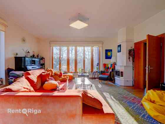 Эксклюзивная квартира с камином, террасой 106 кв.м и 2 подземными парковочными Rīga