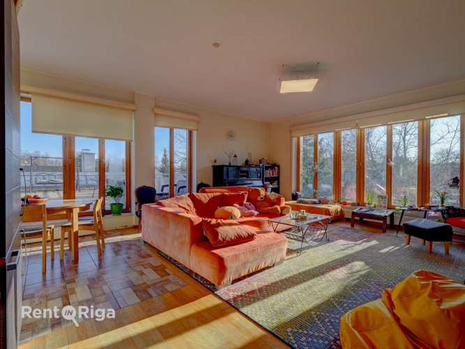 Ekskluzīvs dzīvoklis ar kamīnu, 106 kvm terasi un 2 pazemes autostāvvietām.  Iekštelpu Rīga - foto 3