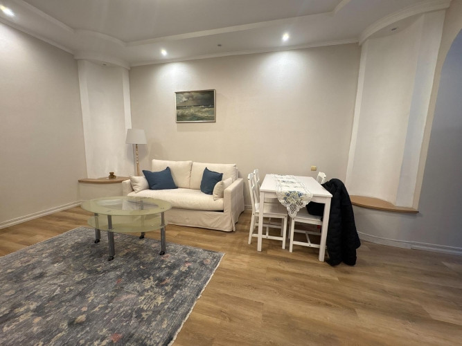 Izīrē klusu un mājīgu 2 istabu dzīvokli!  Dzīvoklis ir gaišs, pilnībā aprīkots un tam ir atsevišķa i Рига - изображение 2