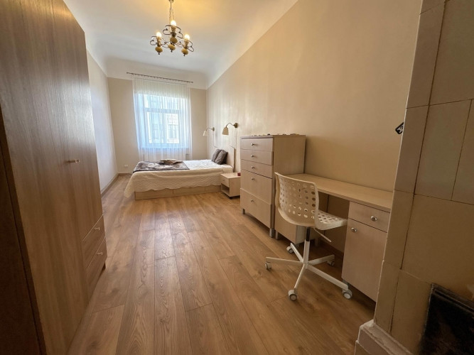 Izīrē plašu 3 istabu dzīvokli!  Dzīvoklis ir gaišs un mājīgs. un tajā visas 3 istabas ir Rīga - foto 6