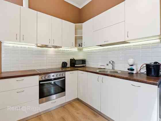 Свежая 3-комнатная квартира в центре Риги!  Продуманная планировка  прихожая, Rīga